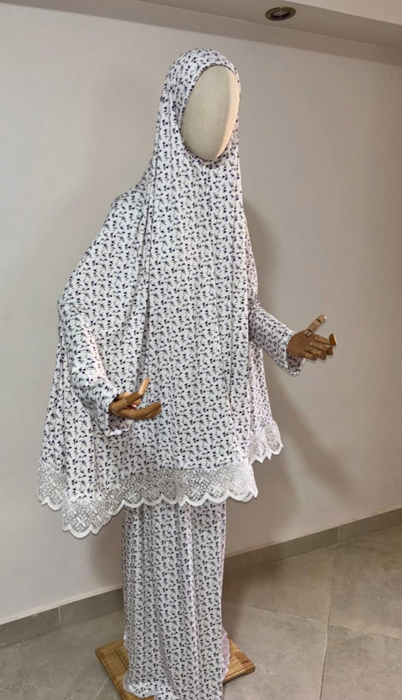 ROBE DE PRIÈRE ( tenue, brume parfumée)